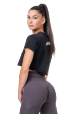 Nebbia Loose Fit & Sporty Crop Top S Topper
